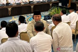 Prabowo mendorong penghematan BBM dan pertimbangkan WFH