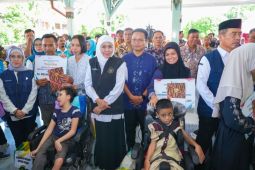 Khofifah salurkan bantuan senilai Rp17,49 miliar di Madiun