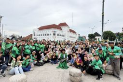 Perkuat solidaritas di bulan Ramadhan, Mitra Grab bagikan ratusan takjil di Yogyakarta dan Solo