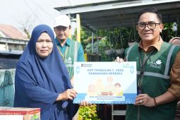 Pegawai PLN UID Kalselteng salurkan sembako untuk dhuafa, lansia dan guru TPQ