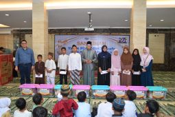 JICT santuni yatim, bantuan mushala, dan bagikan sembako di Koja