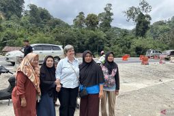 Warga Jerman salurkan bantuan Rp93 juta untuk korban banjir bandang Sumatra Barat