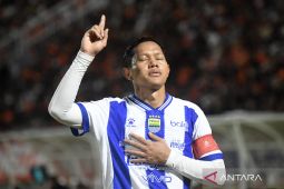 Adam Alis "on fire", bikin Persib balik unggul dari Persija di babak pertama