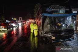 Kecelakaan Beruntun Bus, Truk, dan Minibus di Jalur Limbangan, Macet Mengular 3 KM!