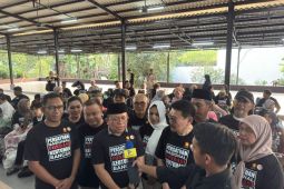 GEKIRA bagikan ratusan paket sembako untuk warga muslim jelang Idul Fitri