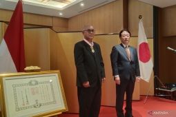 Kaisar Jepang beri anugerah bintang jasa kepada guru besar Universitas Udayana