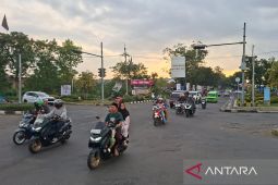 Pemudik Mulai Padati Jalur Puncak-Cianjur, Polisi Lakukan Pagar Betis di Titik Macet!