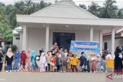 Anggota DPRD Gorontalo Utara dampingi anak berbagi takjil