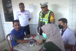 Satlantas Polres Dharmasraya lakukan "ramp check" bus mudik lebaran 2026