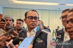 Layani penumpang di Terminal Merak, ASDP operasikan bus listrik