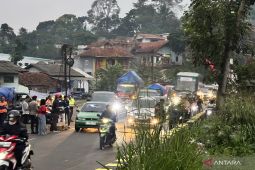 Volume kendaraan arus mudik di Nagreg Bandung mencapai angka 65.435 kendaraan