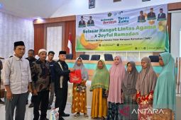 Kemenag Nagan Raya tebar 200 paket sembako untuk fakir miskin