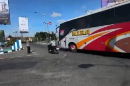 Polres Kediri: Arus lalu lintas di simpang Mengkreng landai lancar