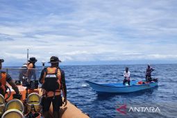 Tim SAR evakuasi nelayan terdampar di perairan Manokwari - Oransbari