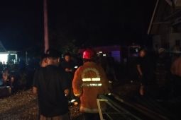 Kebakaran rumah permanen di Dharmasraya hanguskan mobil-motor, kerugian mencapai Rp500 juta