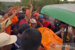 Remaja hanyut di Cileungsi ditemukan dalam kondisi meninggal usai pencarian lima jam