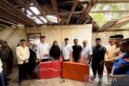 Bupati Nagan Raya salurkan bantuan korban angin kencang di hari raya