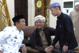 Bupati HSS silaturahmi ke kediaman TGH Ahmad Syairazi eratkan sinergi