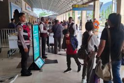 Polres Jayapura memastikan arus mudik aman dan kondusif lewat Operasi  Ketupat Cartenz 2026