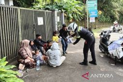 Kehadiran "Motor Senyum" Polres Bogor redam stres wisatawan Puncak