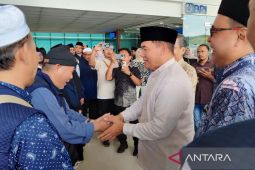 DLU dan BHS Peduli berangkatkan 32 jamaah untuk umrah