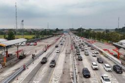 Rekayasa lalu lintas one way arah Jakarta resmi diberlakukan di Tol Cipali