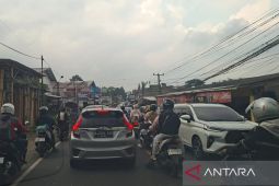 H+3 lebaran pemudik arus balik sebabkan antrean panjang di Puncak