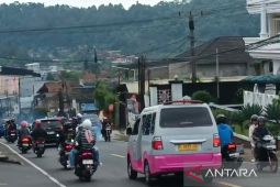 Jalur Puncak-Cianjur Merayap, Volume Kendaraan Pemudik dan Wisatawan Berbaur di H+3