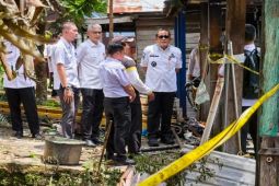 Bupati HSU kunjungi korban kebakaran di Desa Sungai Namang