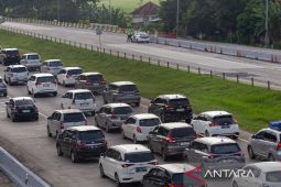 Polri terapkan "one way" lokal jelang puncak arus balik