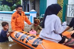 Pemkab Batang gerak cepat evakuasi warga terdampak banjir