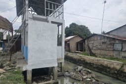 Kejari Batu Bara diminta usut pembangunan dua ruko di atas sungai