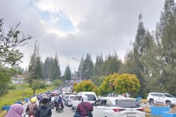 Objek wisata Alahan Panjang Solok masih ramai pengunjung Lebaran