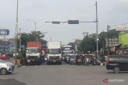 Penumpukan kendaraan di Jalur Pantura Bekasi masih aman dan terkendali