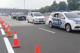 Jasamarga dan polisi berlakukan contraflow di ruas Tol Jakarta-Cikampek