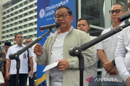 Gubernur Pramono akui bersyukur video soal DLH DKI viral buang sampah ke kali, jadi bahan koreksi