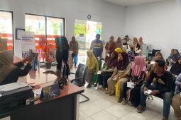 Pemkab Majalengka menyalurkan bantuan sembako PKH untuk 3.701 KPM