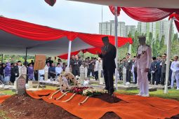 Menhan Sjafrie hingga Tokoh Nasional Hadiri Pemakaman Juwono Sudarsono di Kalibata