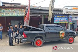 Warga Mega Regency Bekasi geger dengan temuan mayat dalam freezer di kios ayam geprek