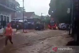Polres Cianjur tambah rambu peringatan di jalur utama Cianjur