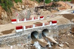 TNI selesaikan jembatan armco di Tapanuli Tengah permudah akses warga