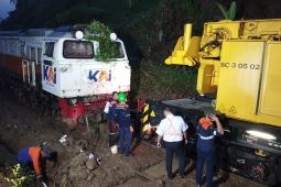 Penumpang KA Ciremai dievakuasi karena Maswati-Sasaksaat longsor