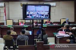 Enam terdakwa soal dugaan korupsi kolam pelabuhan mulai disidangkan