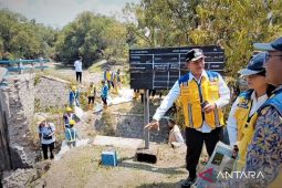Wamen PU instruksikan penanganan darurat Bendung Kedungrejo di Madiun