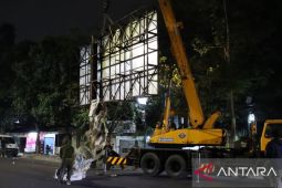 Pemkot Bandung gencarkan penertiban reklame ilegal