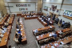 DPR rapat dengan Kajari Karo yang diduga  halangi Amsal keluar rutan