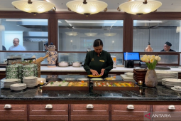 Seperti jadi cucu kesayangan saat mampir ke restoran ini