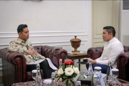 Seskab Teddy silaturahmi Idul Fitri ke Wapres Gibran di Istana