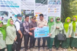 ITB serahkan program penyediaan air bersih di Agam dukung upaya pemulihan pascabencana