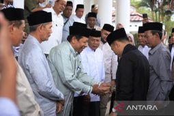 Bupati TRK  minta da'i muda Tgk Habibi promosikan Masjid Giok Aceh
